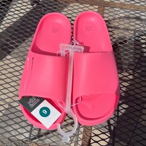 Wild Fable Platform Slides size 9